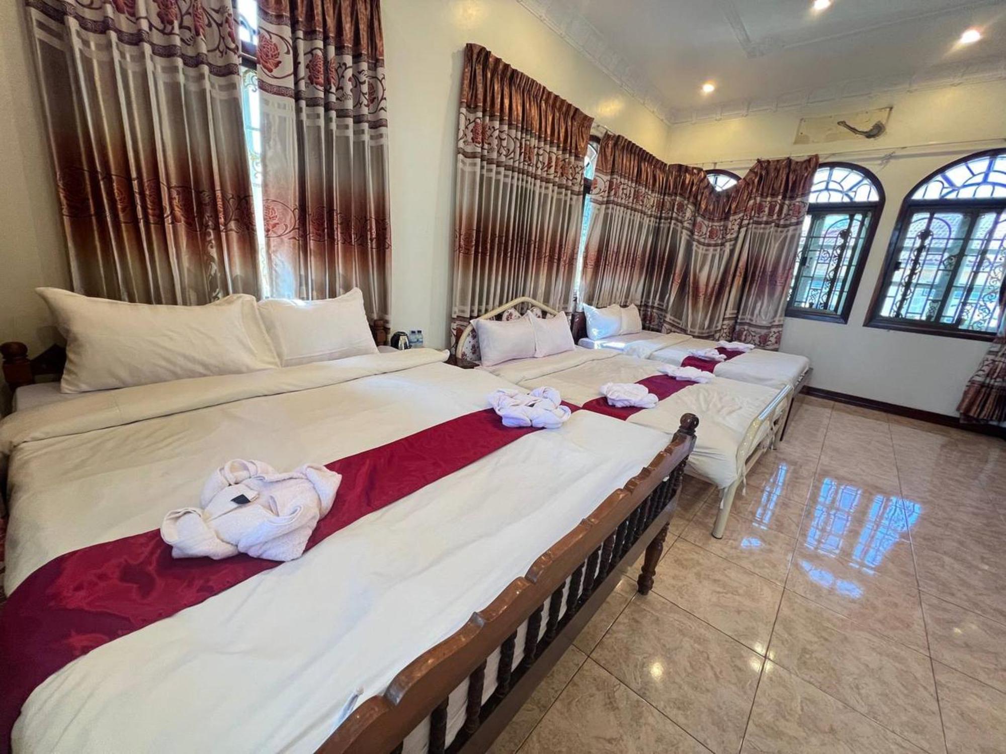 Lotus Blanc Village Battambang